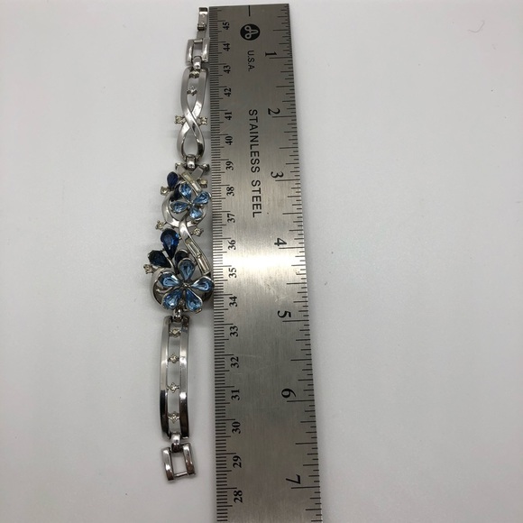 Sold! Vintage Costume Jewelry Bracelet - Picture 7 of 8